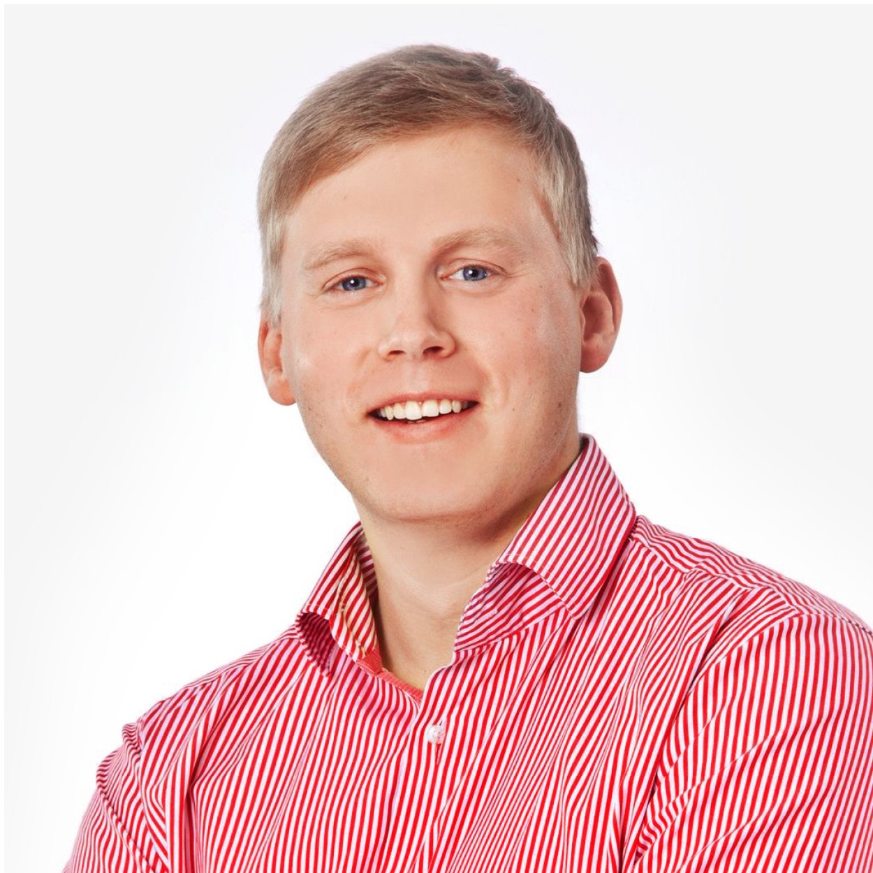 Konstantin Schnitker Rezension Digitalisierung